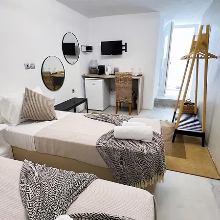 Aparthotel Kamara & Mykonos Town