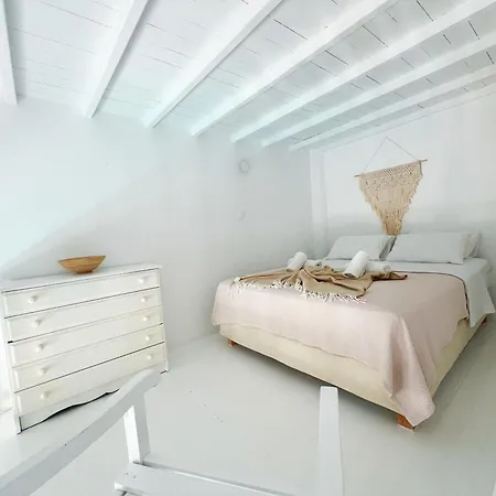 Kamara & * Mykonos Town