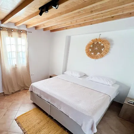 Aparthotel Kamara & Mykonos Town