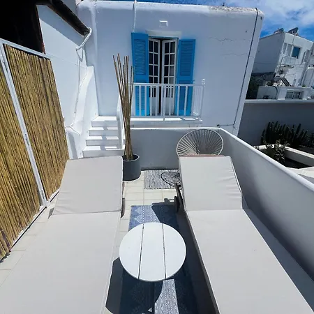 Kamara & Mykonos Town