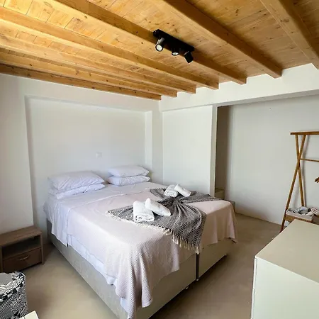 Aparthotel Kamara & Mykonos Town