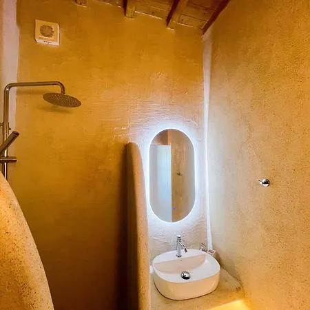 Kamara & Mykonos Town