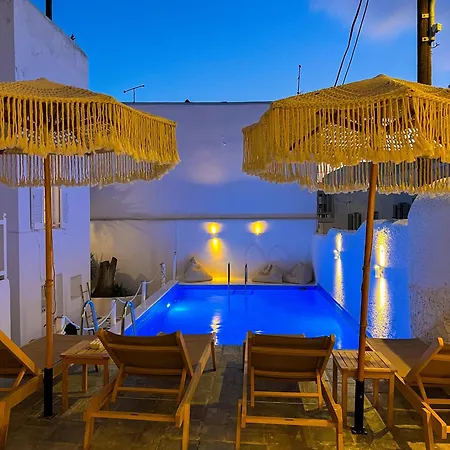 Kamara & 4* Mykonos Town