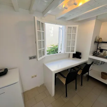 Kamara & 4* Mykonos Town