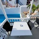 White Pearl Mykonos Apartmanhotel 4*