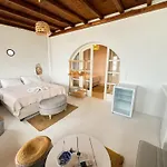 White Pearl Mykonos Apartmanhotel