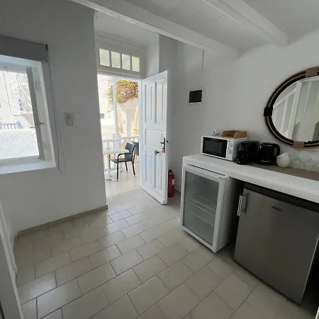 Ξενοδοχείο με διαμερίσματα White Pearl Mykonos 4*